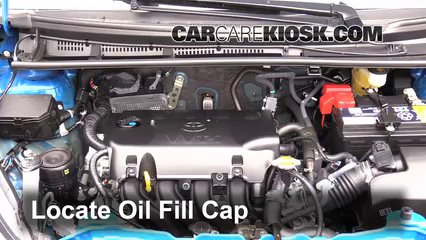 2015 Toyota Yaris LE 1.5L 4 Cyl. Hatchback (4 Door) Aceite Agregar aceite